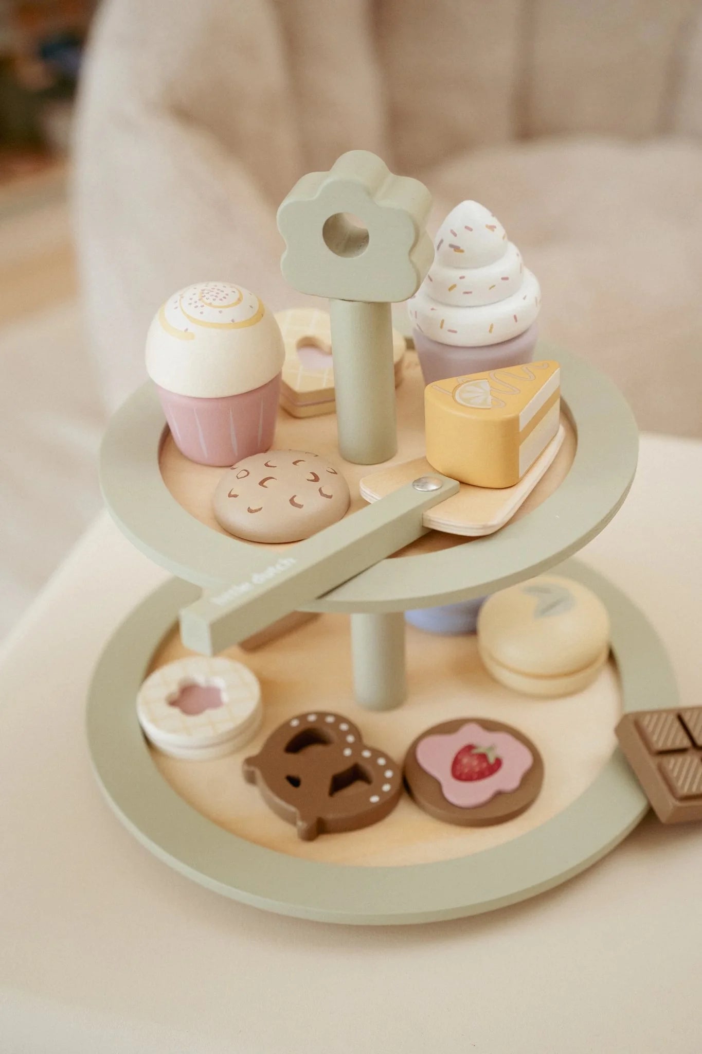 Little Dutch Cake Stand