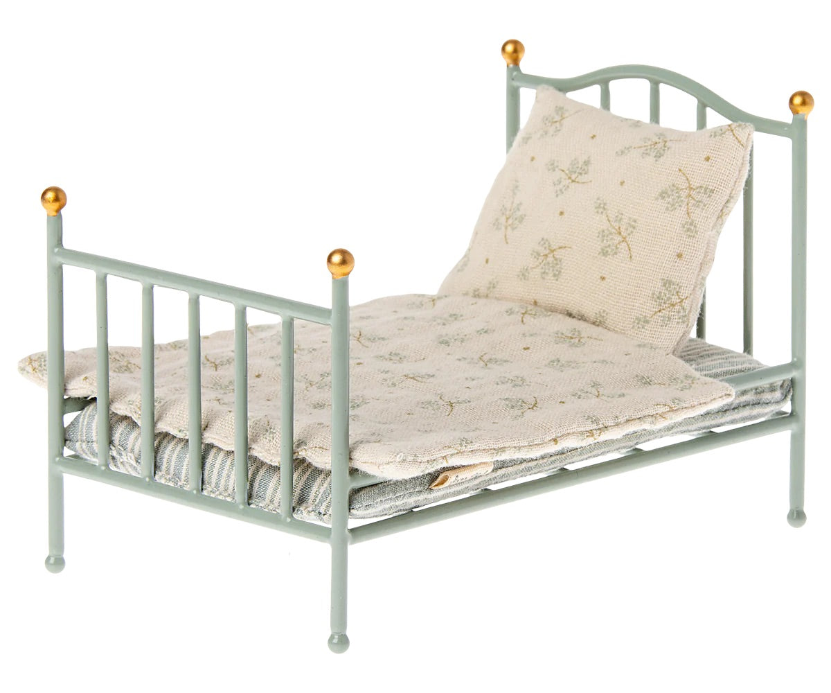 Maileg Vintage Mouse Bed - Mint