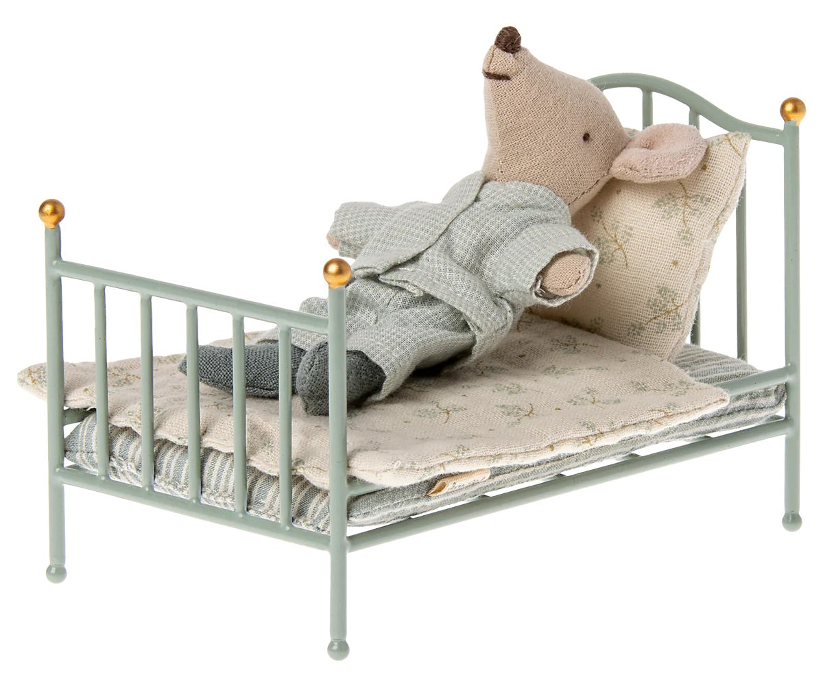 Maileg Vintage Mouse Bed - Mint