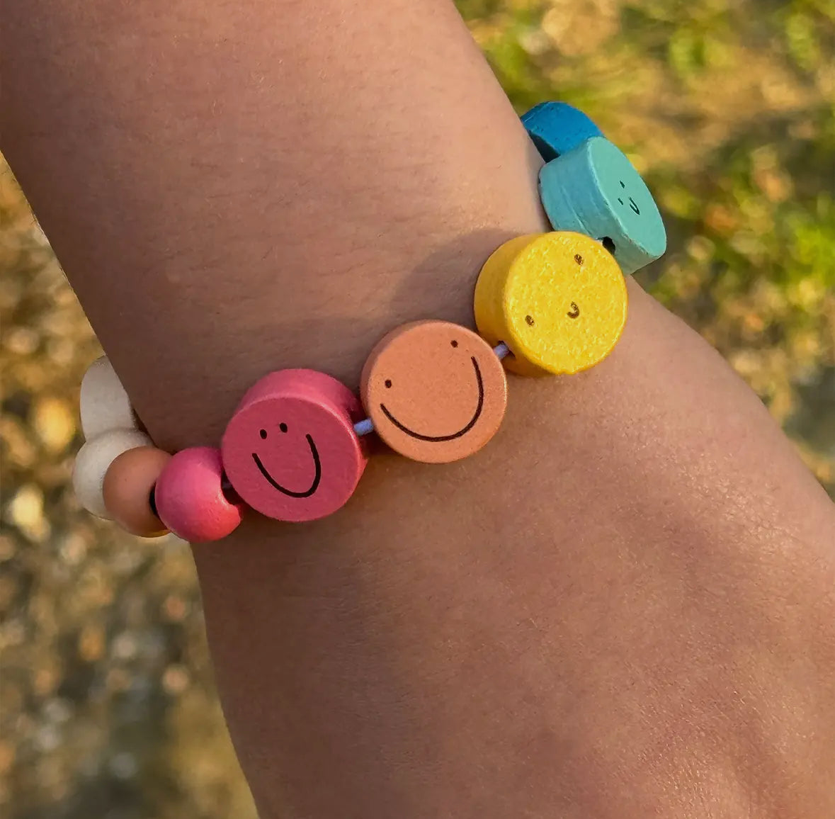 It’s Nice To Be Nice Make Your Own Bracelet Set Tin