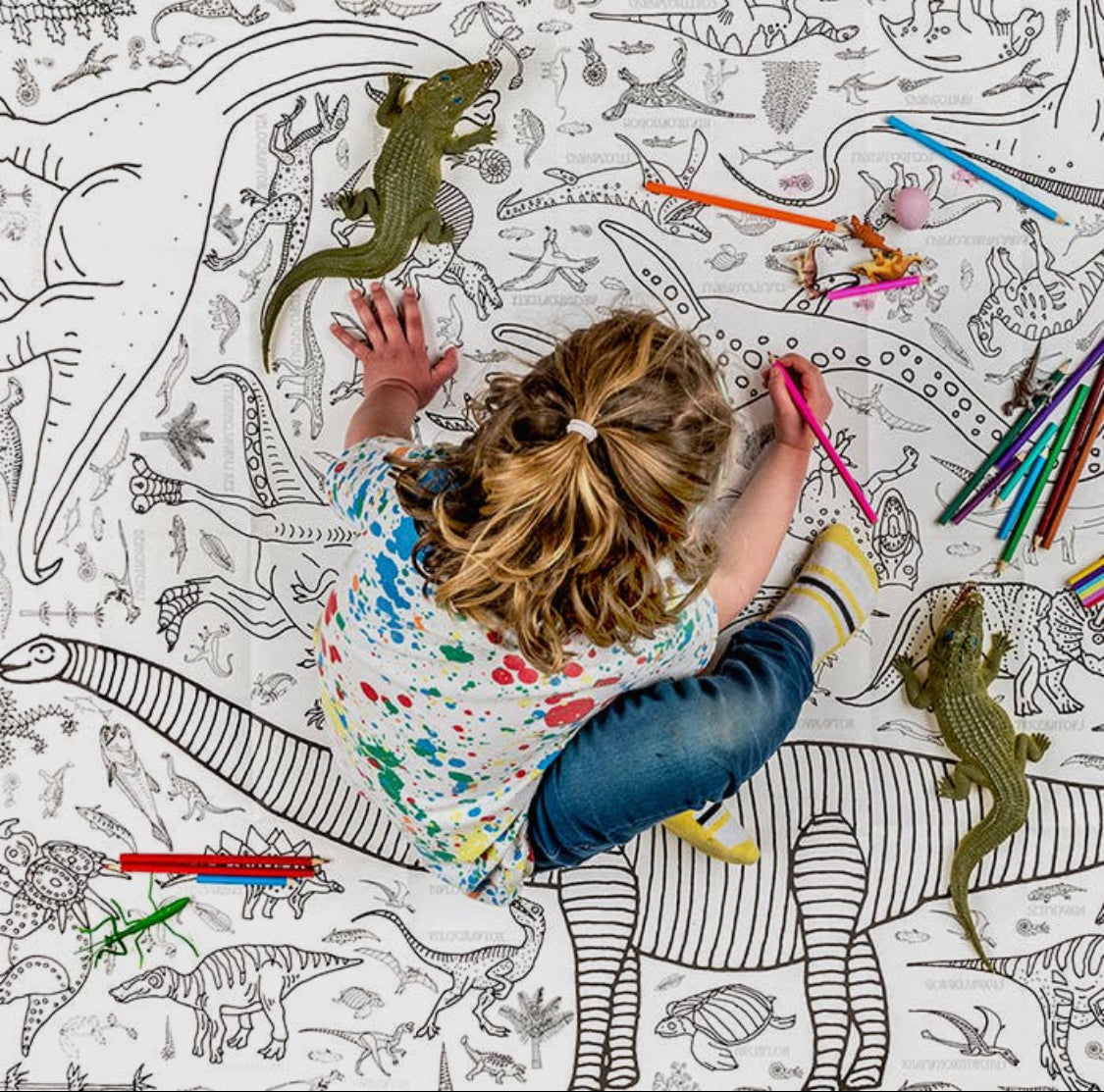 Giant colouring in poster/tablecloth - Dinosaurs