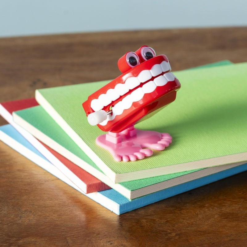 Wind up chattering teeth