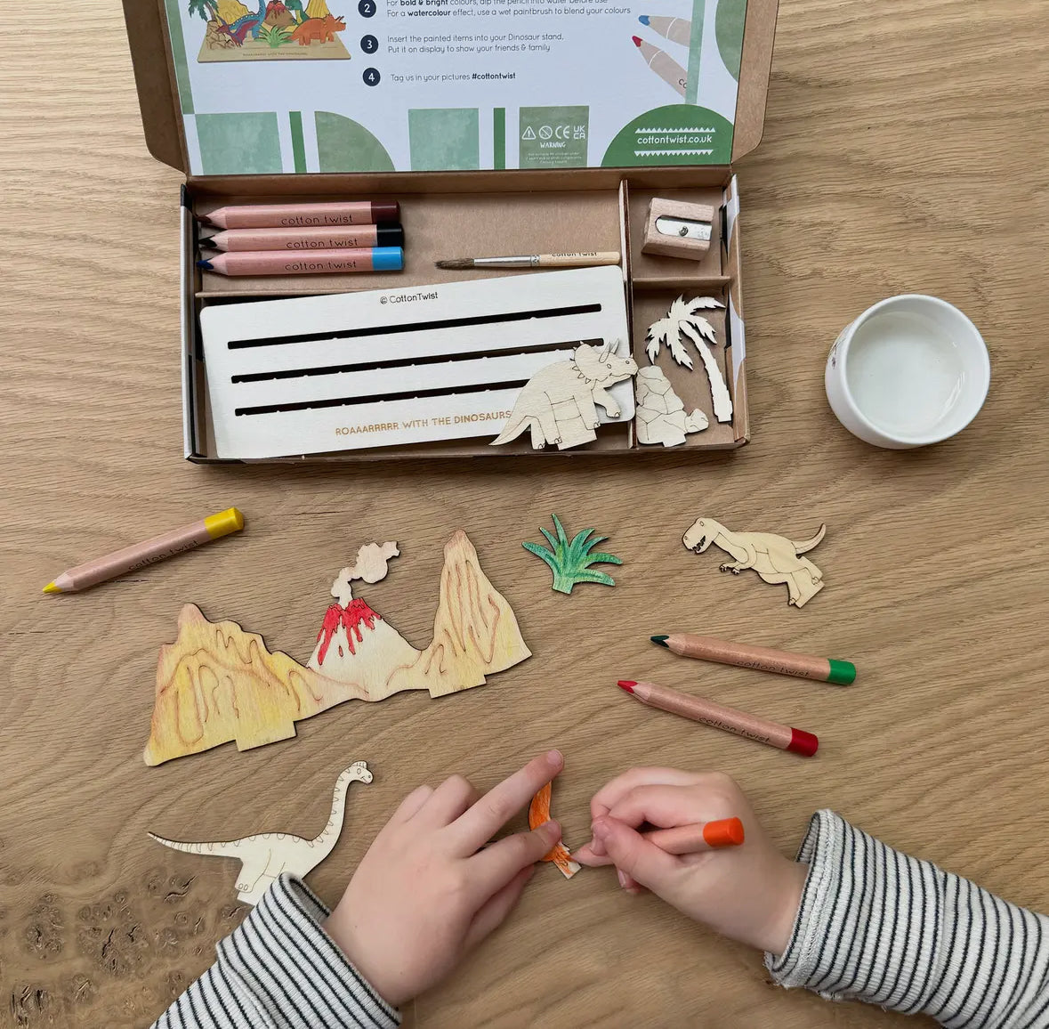 Make your own dinosaur scene craft activity box