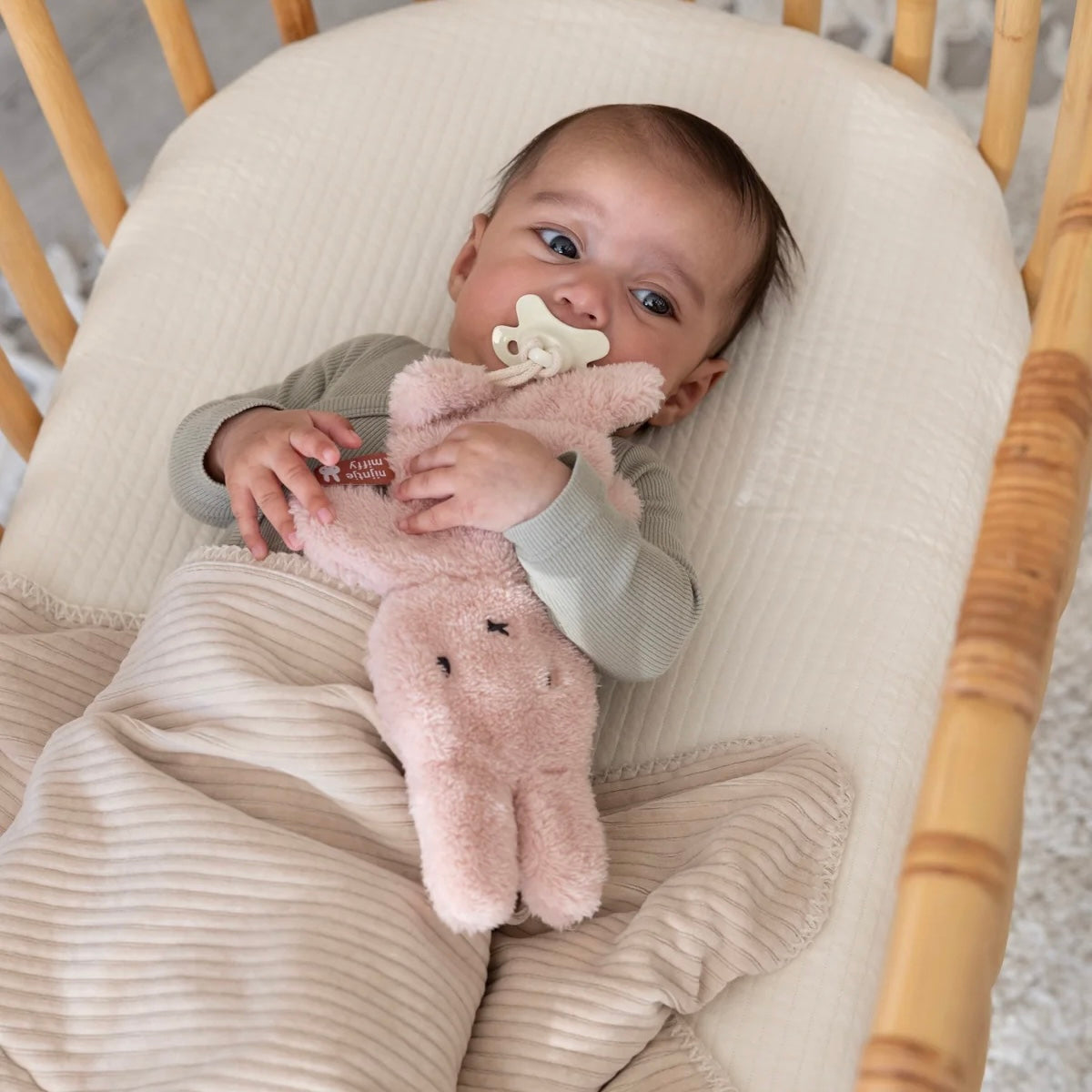 Miffy Dummy Cloth Fluffy - Pink