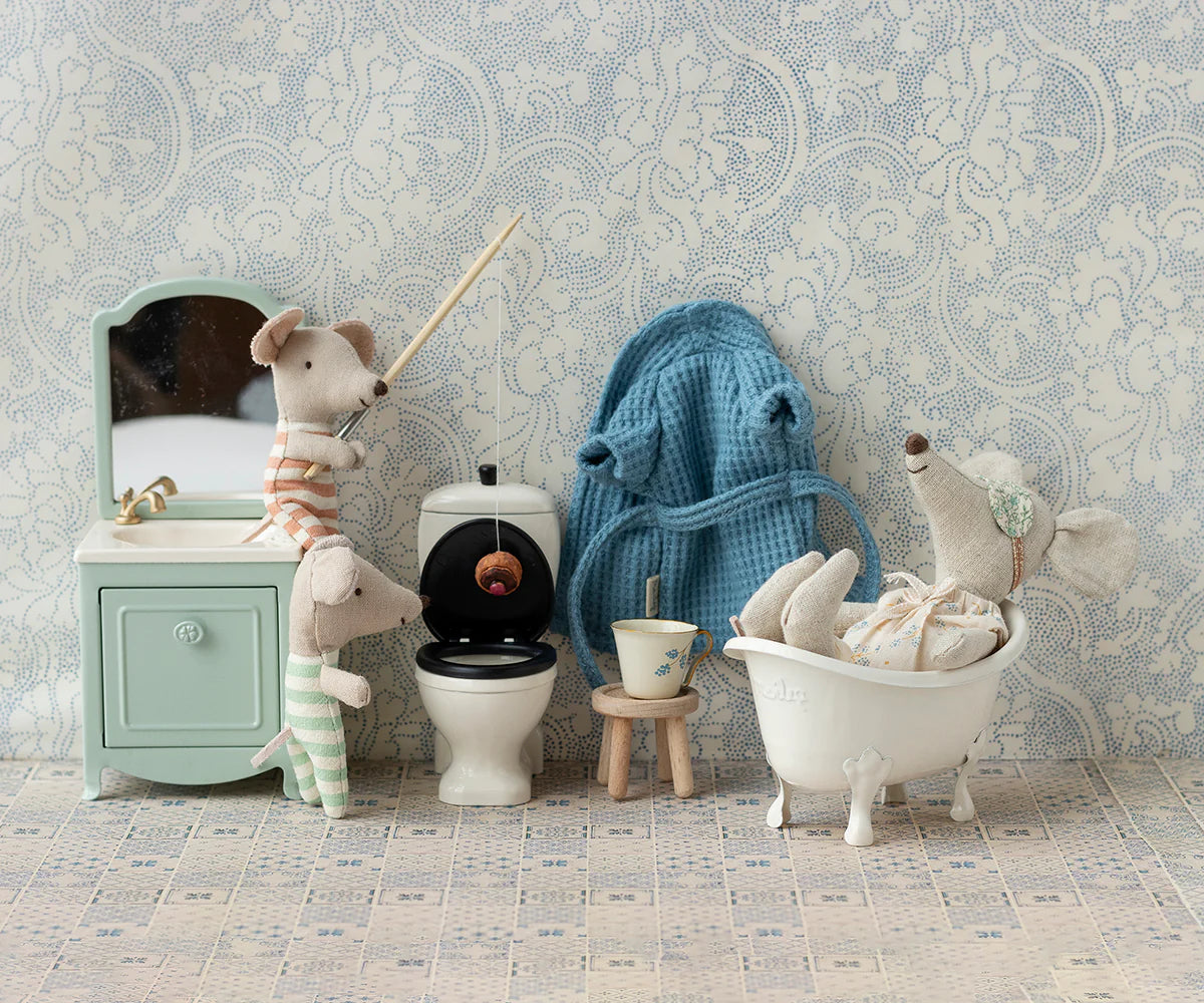 Maileg mice relaxing in their bathroom complete with a mini roll top bath