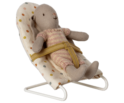 This spotty Maileg mini baby bouncer is the perfect accessory for baby mice and micro rabbits.