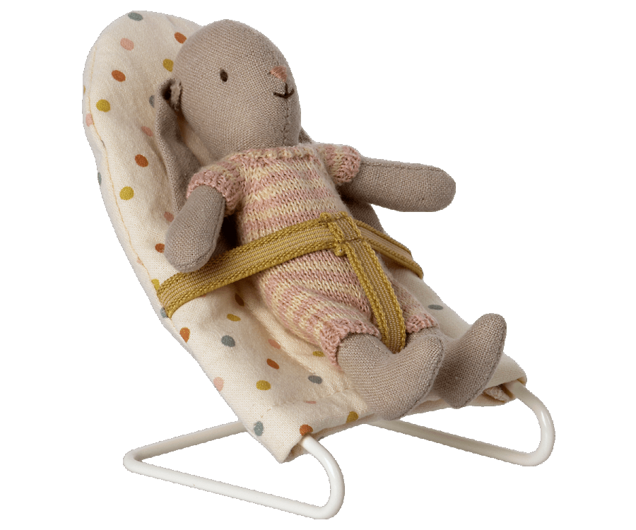 This spotty Maileg mini baby bouncer is the perfect accessory for baby mice and micro rabbits.